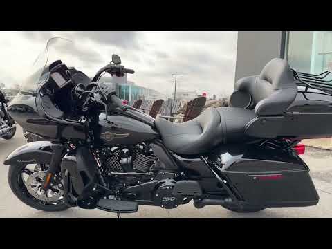 2024 Harley-Davidson<sup>®</sup> Road Glide<sup>®</sup> Limited Vivid Black