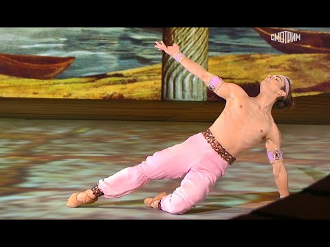 バレエ「海賊」からアリのバリエーション、ドミートリー・ウクススニコフ　Ali variation from Ballet"Le Corsaire"　Dmitry Uksusnikov