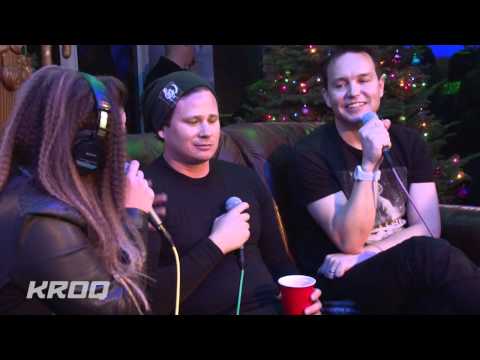 Blink-182 Interviewed by Nicole Alvarez - 22nd Annual Almost Acoustic Christmas