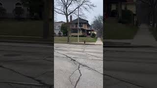 C L15 145 N Downer Ave &amp; E Linnwood Ave Sveen 041025