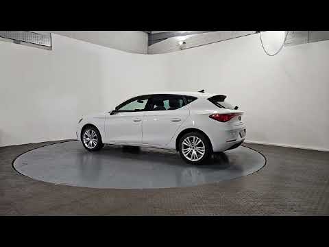 SEAT Leon SE+ 2.0TDI DSG Automatic Reverse Camera - Image 2