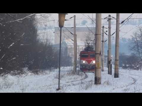 R5635 Suceava - Cacica intra in statia Cacica - 04.02.2014