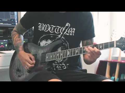 Mark Holcomb plays THAT riff from Garden in the bones - Periphery