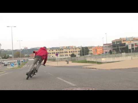 Full speed road gap crash