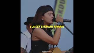 Download lagu Story WA Lyrics Lagu Viral Ditiktok 1 Menit - Sunset Ditanah Anarki (SID Jerinx Ft Ajeng) mp3