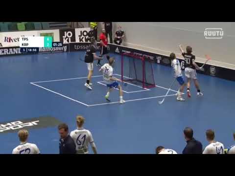 Haamupelastus! Nico Jonaeson estää varman maalin venytyksellään!