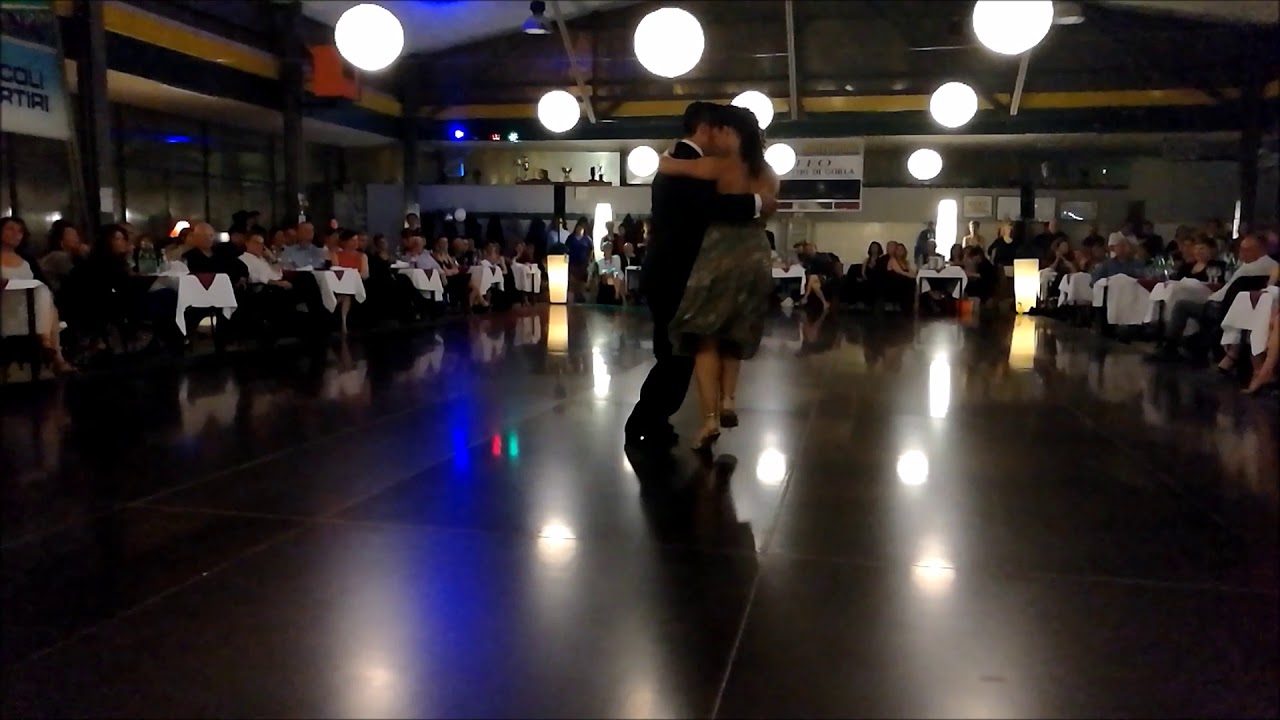 Video thumbnail for Edwin Espinosa y Alexa Yepes a Cafè Dominguez_3