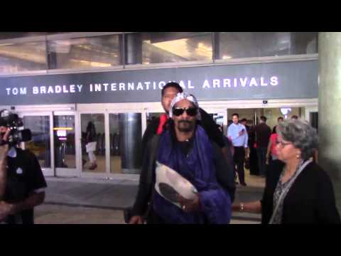 Snoop Dogg arriving at LAX Airport