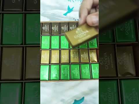GODIVA NAPOLITAIN CHOCOLATES #belgium #chocolate #christmasgifts #darkchocolate #godiva