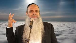 מאיפה יש כסף לאברכים? חובה צפייה! #הרב_רפאל_זר (הרב רפאל זר) - התמונה מוצגת ישירות מתוך אתר האינטרנט יוטיוב. זכויות היוצרים בתמונה שייכות ליוצרה. קישור קרדיט למקור התוכן נמצא בתוך דף הסרטון