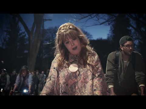 Royal Canoe (feat. Begonia) - Fussin' [Official Video]