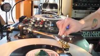 DJ Osmose mixing Reggae / Lovers vinyl 45's  (Good Audio)