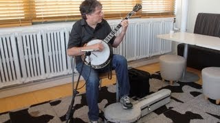 Béla Fleck Performs a Solo Banjo Excerpt from his 'The Imposter Concerto' WQXR Café Concert