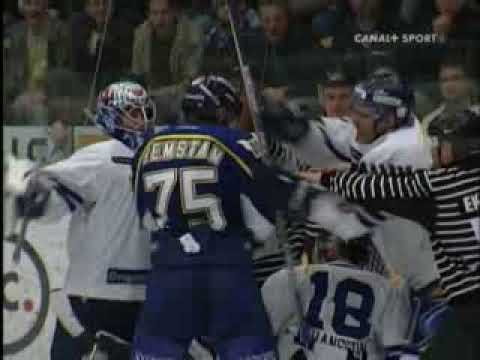HV71 vs Linköping. 2005/2006. Fight Fredrik Norrena Martin Thörnberg. Mattias Remstam.