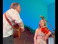 The Holly and the Ivy - Mark and Maggie O'Connor / A Christmas Duo (official video)