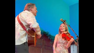 The Holly and the Ivy - Mark and Maggie O'Connor / A Christmas Duo (official video)