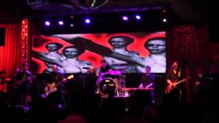 Carne para Linda y la policia