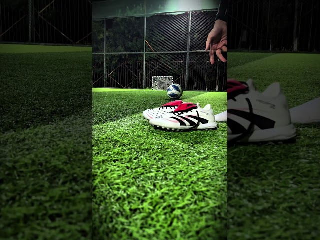 Vídeo relacionado con adidas Unisex League Fold-Over Tongue Artificial Ground Football Boots, Core Black/FTWR White/Lucid Red, 37 1/3 EU