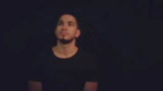 Karya Çandar &amp; Ahmet Aksöz / İşini fazla ciddiye alan fotoğrafçı (vize)