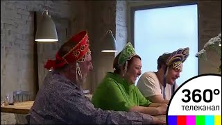 Троица болельщиков в кокошниках с хот-догами покорила интернет