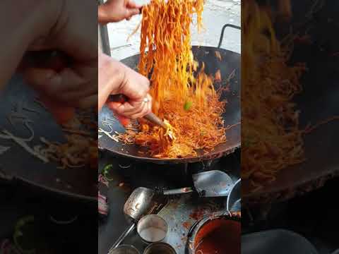 Street style chowmein 💜 #shorts #reels #instagram #recipes #food #foodshorts #streetfood #tiktok