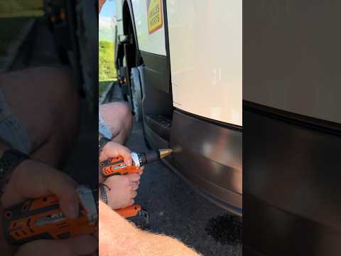 Install amber light 🚛💨 #trucking #trucks