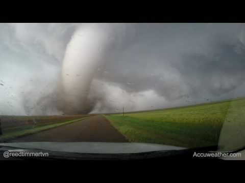 Violent Tornado Timelapse From Maturity to Rope Out 5/24/2016