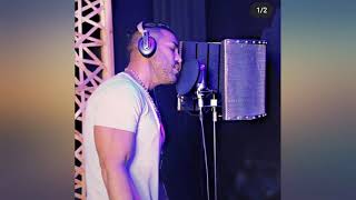 Video thumbnail for LyxPro VRI-30 Sound Absorbing and Vocal Recording Microphone Isolation Shield Panel revieww by brotherUU