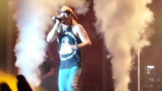 Bret Michaels performing Unskinny Bop (Poison)