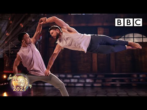 John Whaite and Johannes Radebe dance Couple's Choice to Hometown Glory by Adele ✨ BBC Strictly 2021