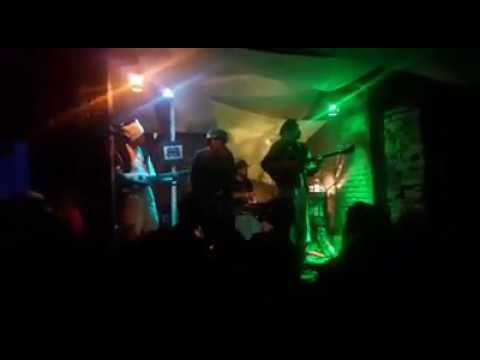 Candeia - Tupac Chamorro - Momentos (ao vivo bar do 2) São Thomé das Letras