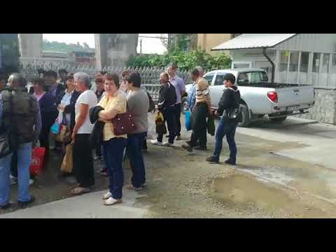 Fieni - angajatilor nu li se da voie sa intre in fabrica