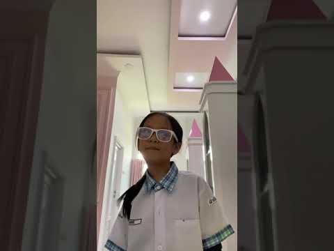 Paris Kathleen Kurniawan, speech about smartphone, Airlangga , mitra kasih school p4c