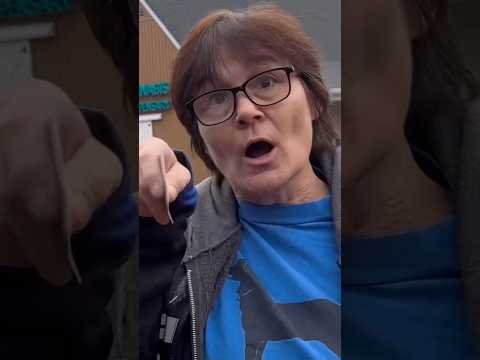 Karen gets pepper sprayed after she threatened to “kick my a**”🤣🤡#fyp#peppersprays #instantkarma