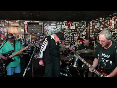 The Lewd - Polluted Brain (live at the Doll Hut)