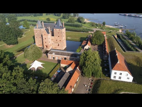 Loevestein en Woudrichem - Luchtopname 4K