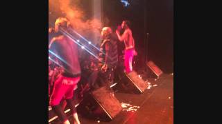 Virginia GOONS Surround Young Thug & Travis Scott Tour Bus After Dissing Trey Songz at Concert!