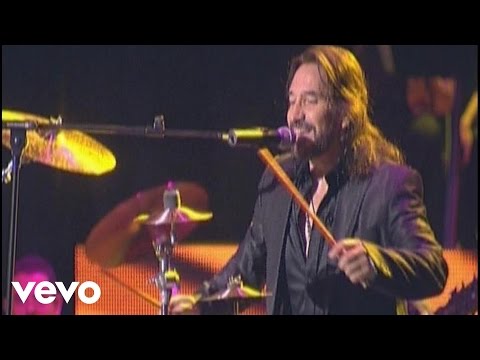 Marco Antonio Solís - M�s Que Tu Amigo (Live)