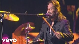 Marco Antonio Solís - M�s Que Tu Amigo (Live)