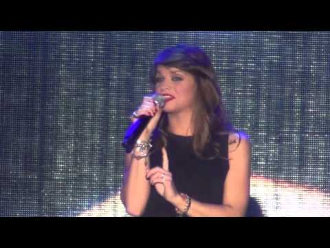 Video per il significato della canzone Difendimi per sempre 2 di Alessandra Amoroso, Tiziano Ferro
