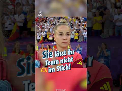 Verletzte Giulia Gwinn ist zurück und supportet DFB-Frauen! ❤️ | Sportschau #SportschauWEURO