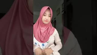 Download lagu Cewek Goyang Tiktok! Jilbab Pink. #tiktok #goyangtiktok #goyang #shorts mp3