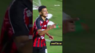 DEU BUG! Pane geral na zaga do Piauí sobrou limpa pro Renê abrir o placar para o Vitória na partida!