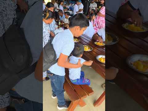 බලන්න මේ දරුවන්ගෙ පිලිවෙල...අපේ දන්සලට ආපු ඒ අයිය මල්ලිට තියෙන ආදරේ..🥰🥰🥰