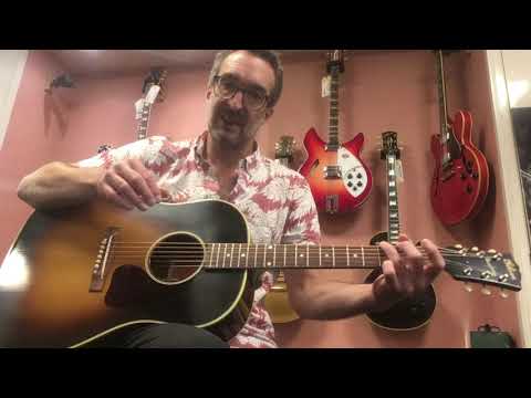 Gibson Custom 1942 Banner J-45 Vintage Sunburst