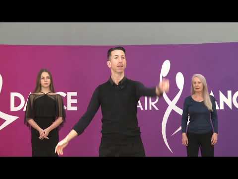 Leg Action. Andrea Ghigiarelli in AirDance app.