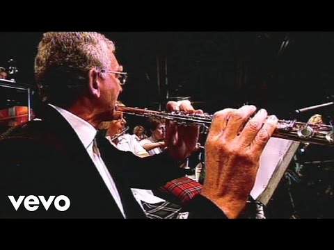 Caledon And The Scottish Fiddle Orchestra - Auld Lang Syne