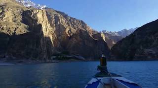 preview picture of video 'Attabad Lake Hunza Nagar (lake between mountains)'