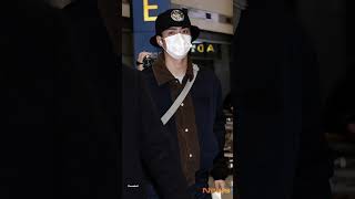 Download lagu Sehun’s arrival in korea after his flight from Cairo, Egypt‼️#sehun #exo mp3