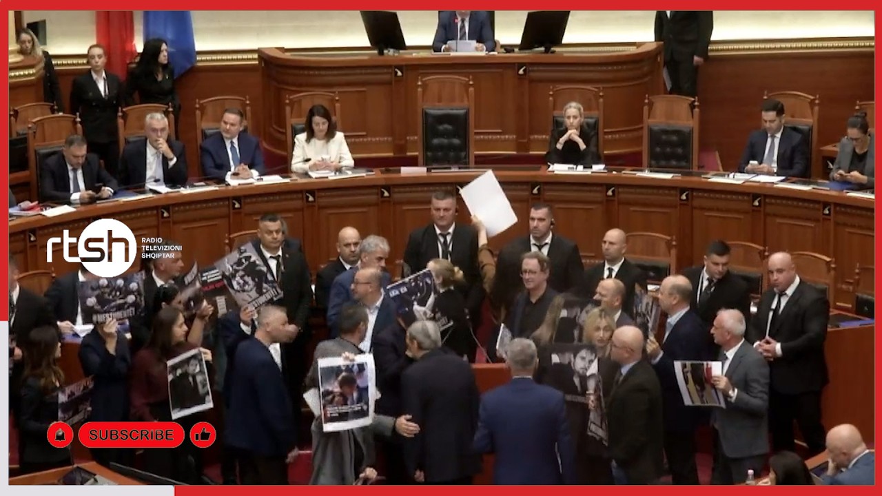 Nis me tensione seanca në Kuvend, deputetët e PD me pankarta “Me studentët”, bllokojnë foltoren